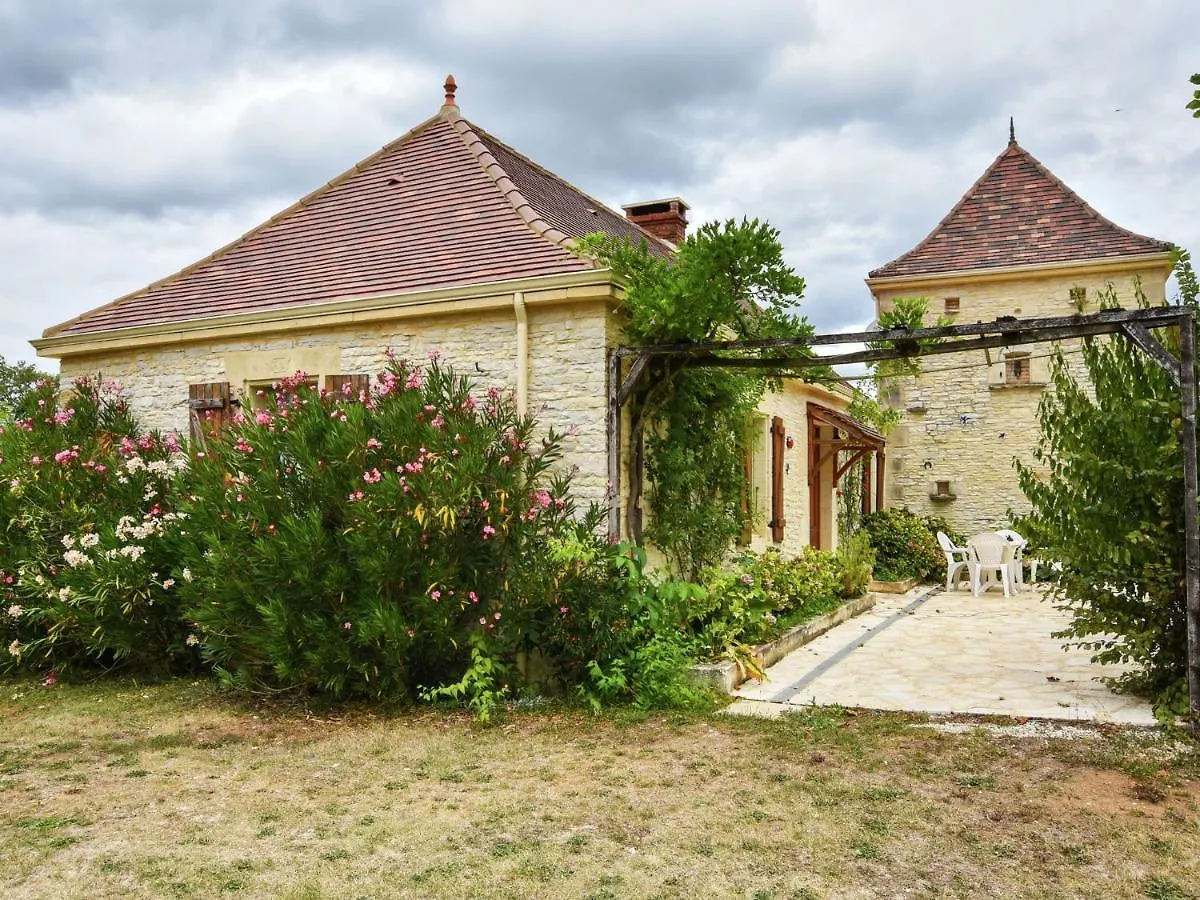Cosy Holiday Home With Swimming Pool Lavercantiere