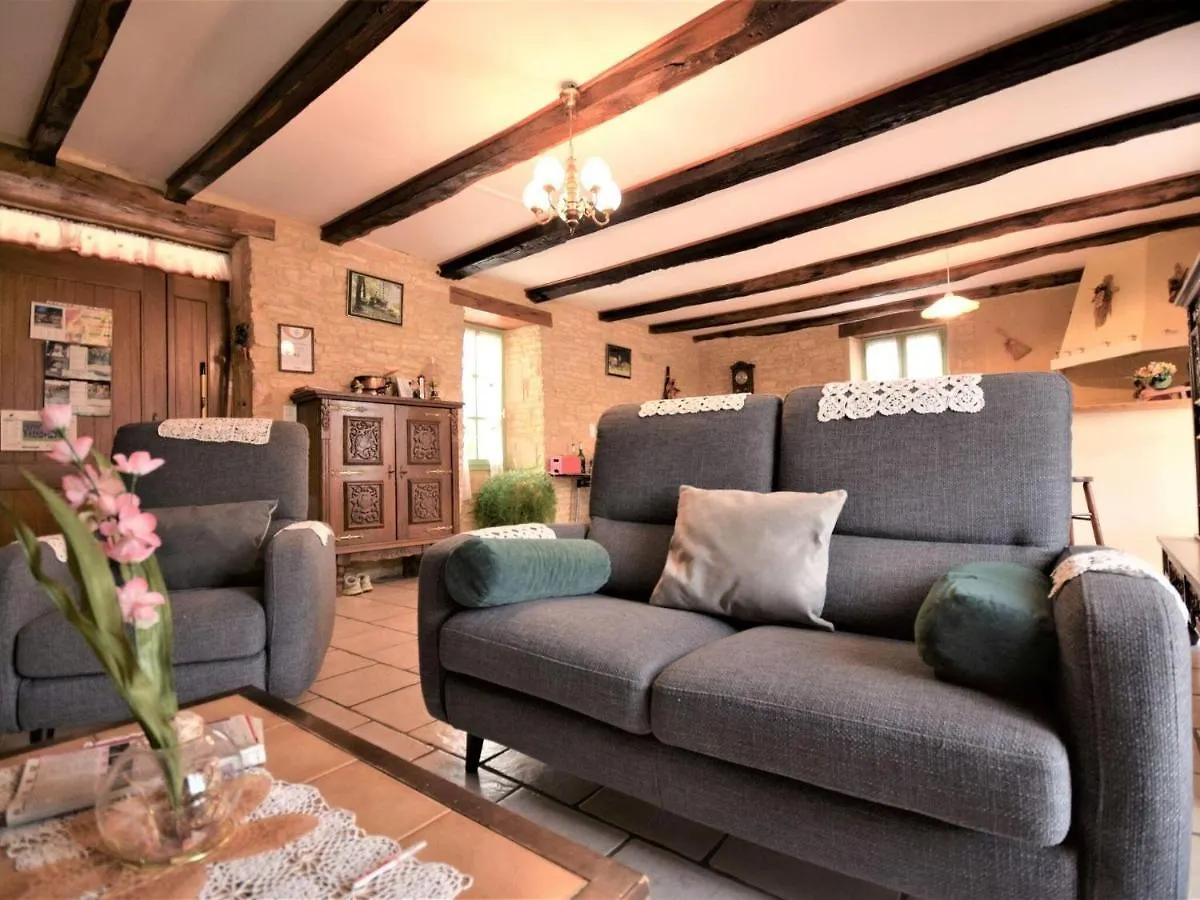 Cosy Holiday Home With Swimming Pool Lavercantière