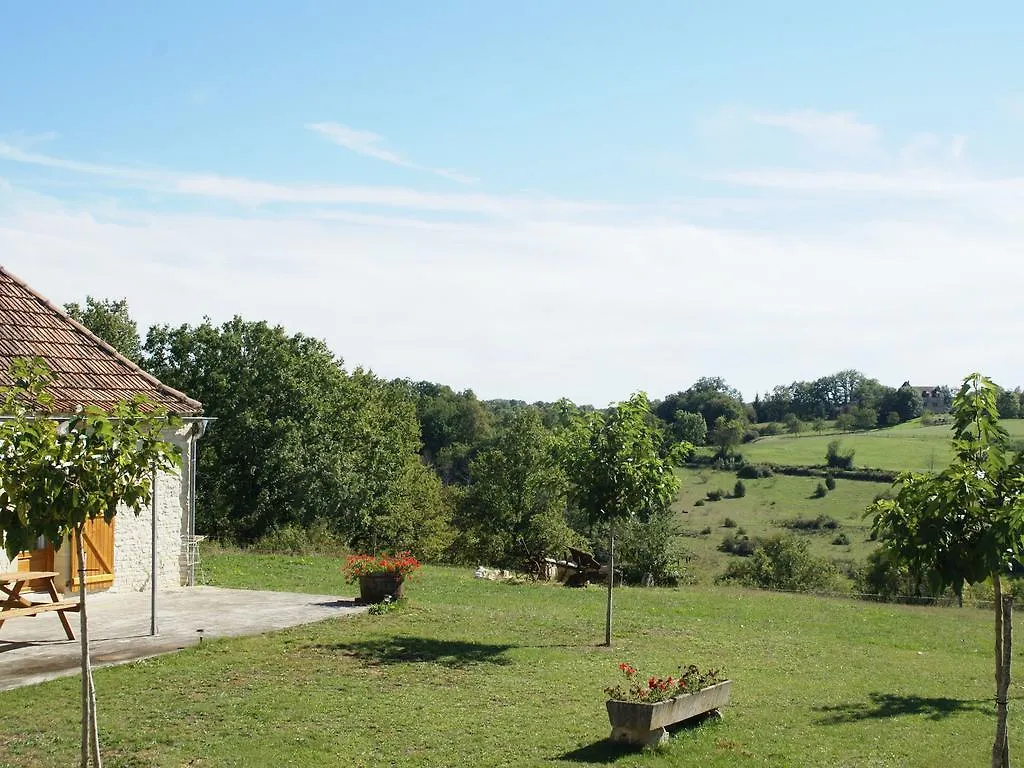 Cosy Holiday Home With Swimming Pool Lavercantière