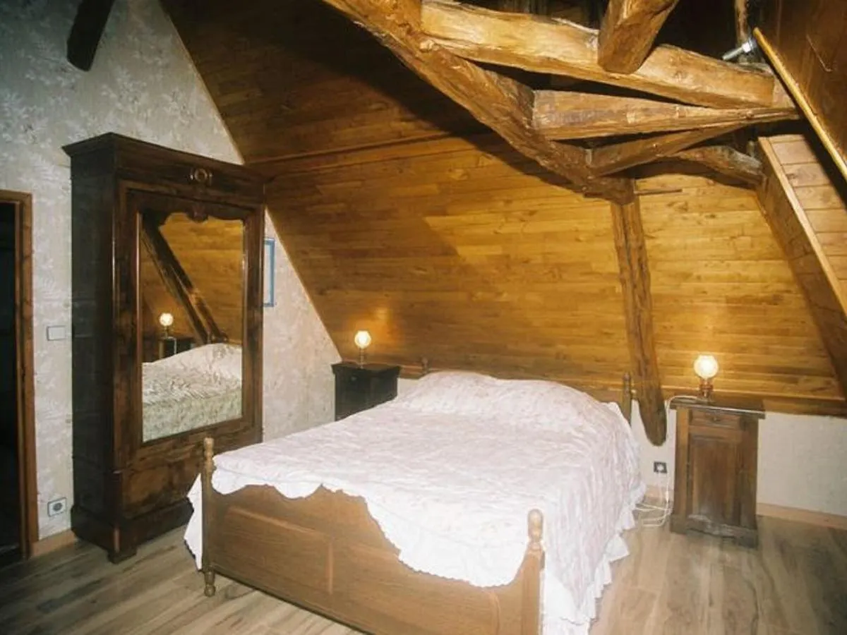 Cosy Holiday Home With Swimming Pool Lavercantière