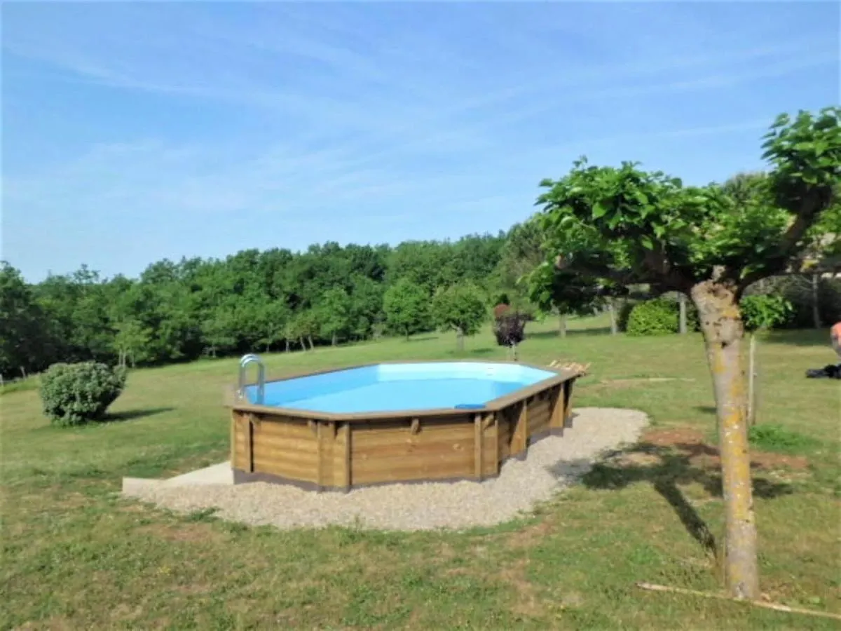 Cosy Holiday Home With Swimming Pool Lavercantière