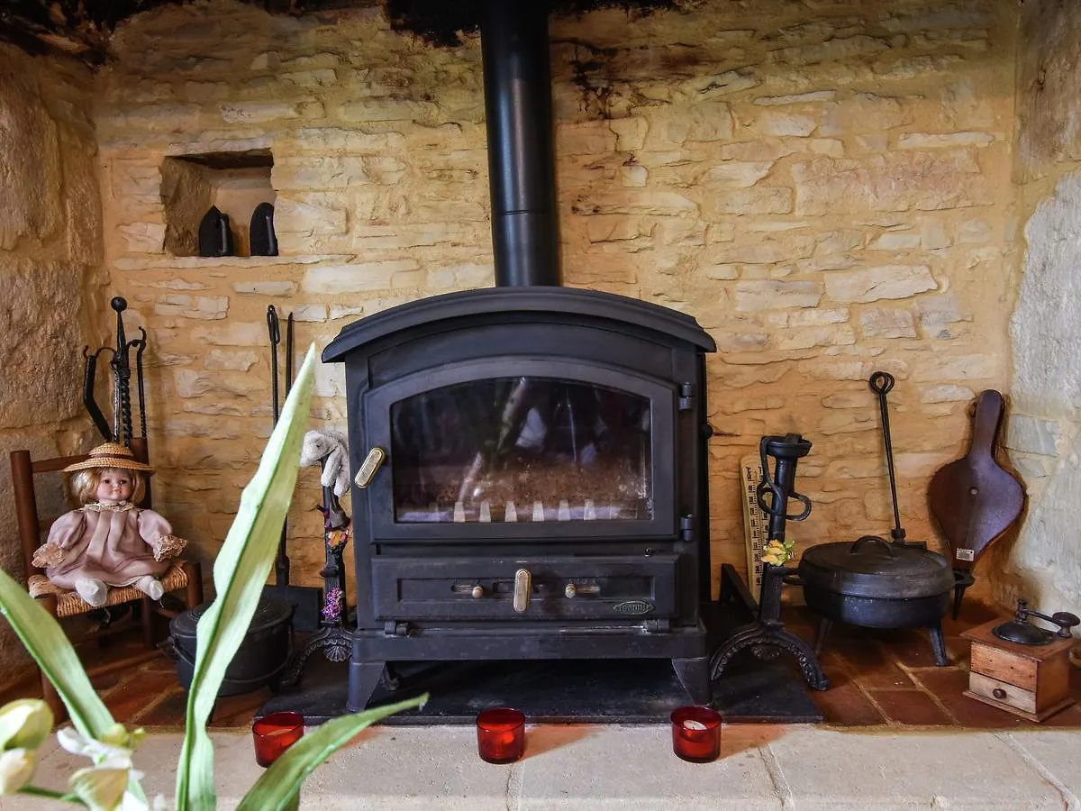 Cosy Holiday Home With Swimming Pool Lavercantière