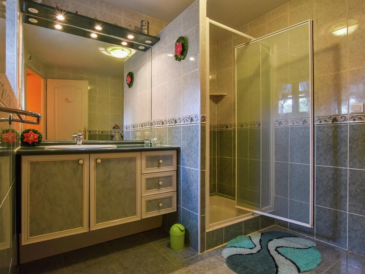 Cosy Holiday Home With Swimming Pool Lavercantière 0*,